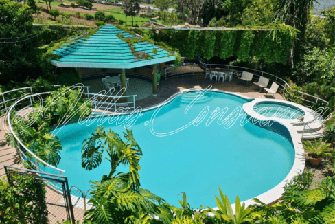 Villa con jacuzzi y piscina en constanza